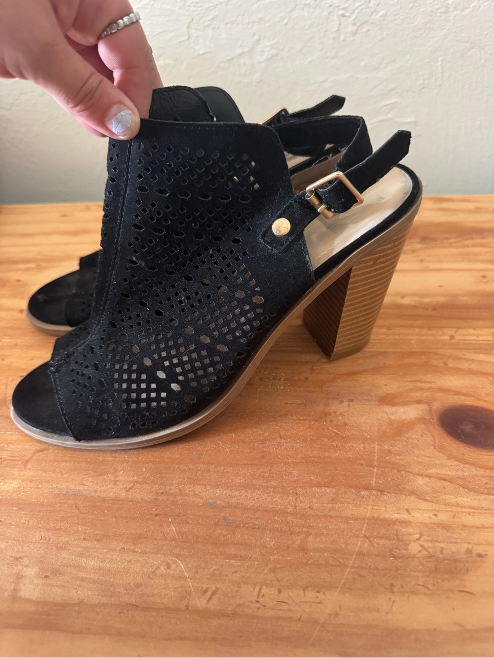 Dolce Vita Black Perforated Slingback Block Heel Sandals size 8.5